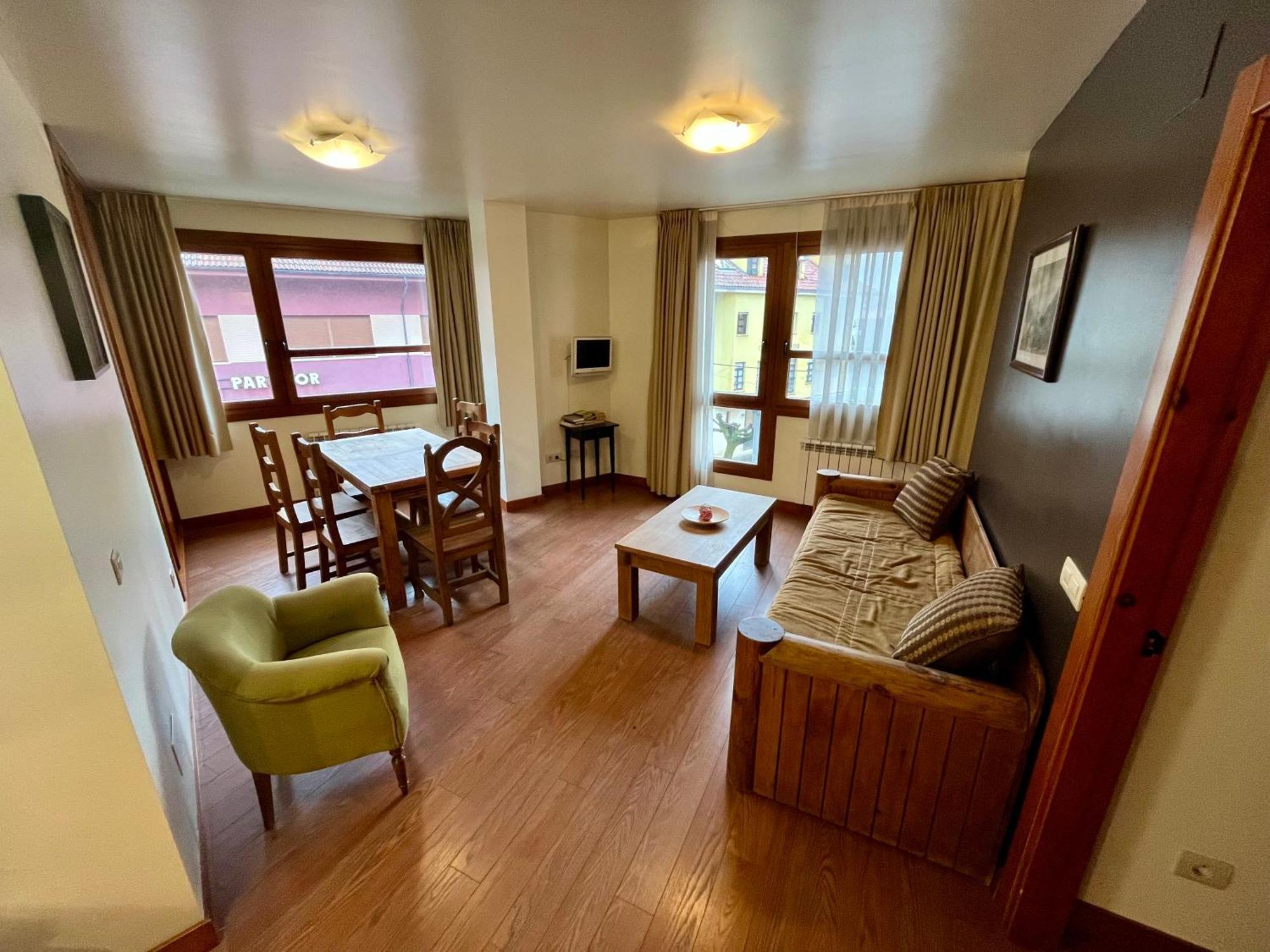 Lotila Flats Cuirgu Aparthotel Felechosa Exterior photo