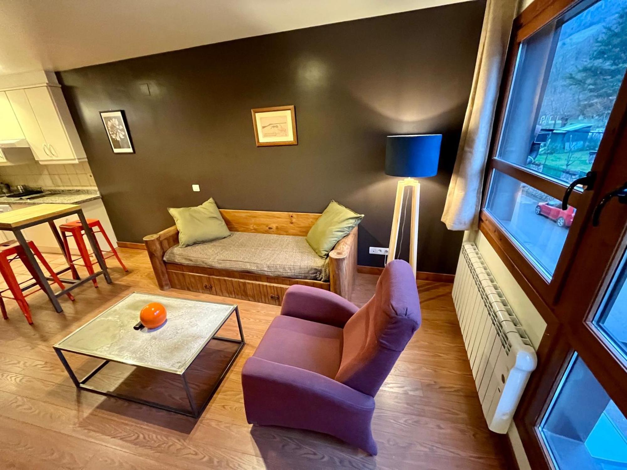 Lotila Flats Cuirgu Aparthotel Felechosa Exterior photo