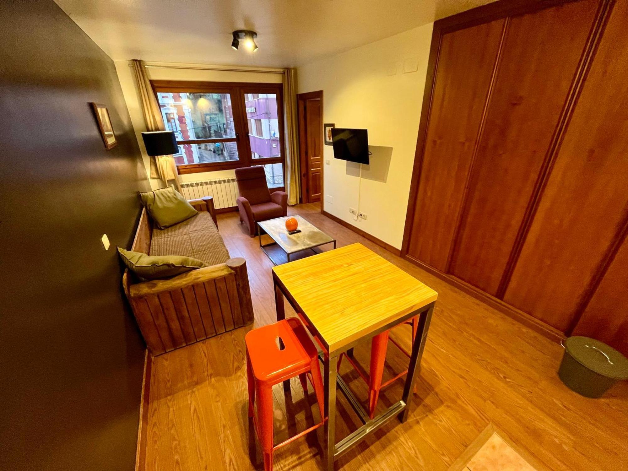 Lotila Flats Cuirgu Aparthotel Felechosa Exterior photo